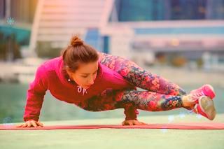 新冠为啥连累眼睛出现不适这样缓解