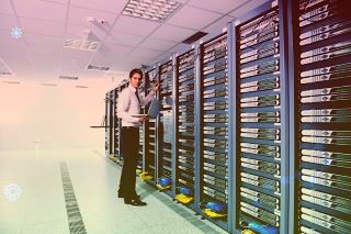 荣耀90系列正式发布：搭载2亿像素写真相机首创零风险调光护眼屏